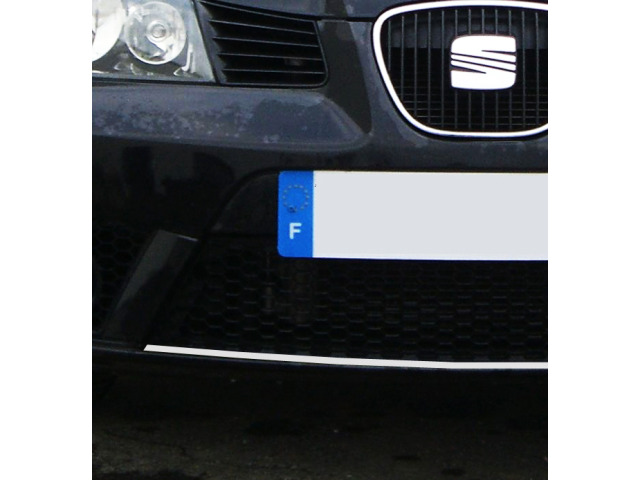 Baguette chromée de contour de calandre compatible avec Seat Ibiza 0108
