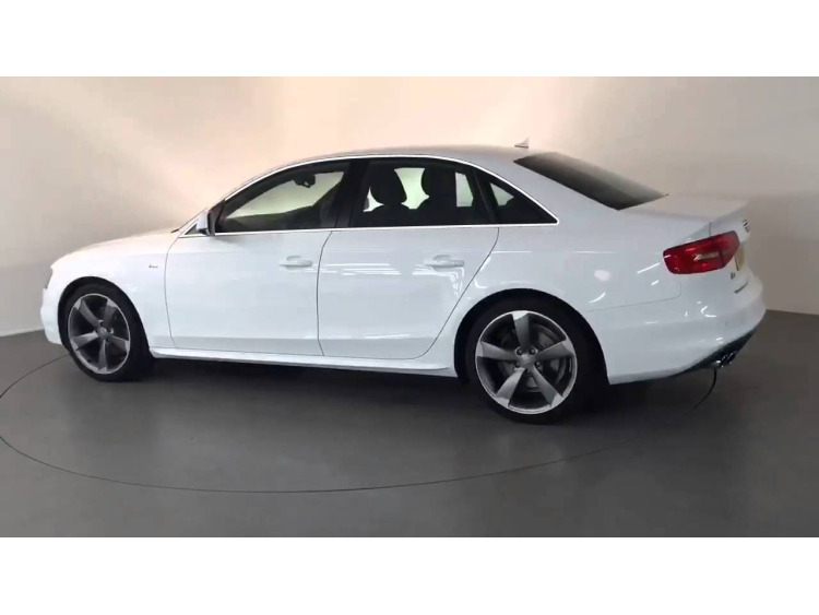 Baguette chrom&eacute;e de contour des vitres lat&eacute;rales pour Audi A4 s&eacute;rie 3 phase 2 11-15
