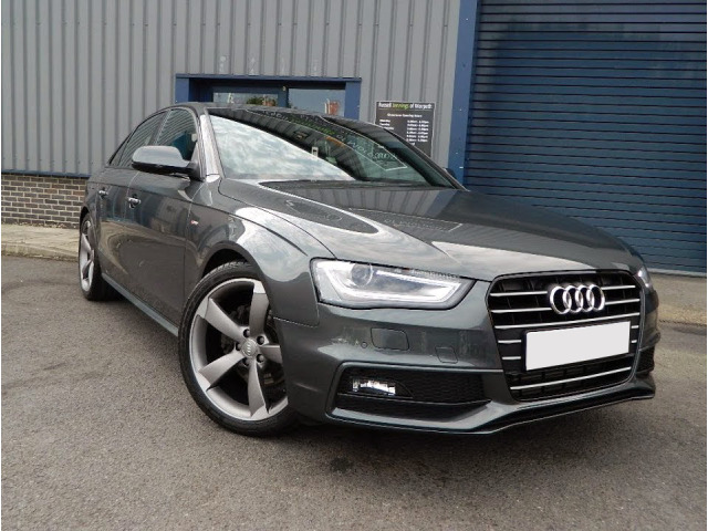 Baguette de calandre chromée compatible avec Audi A4 série 4 1519