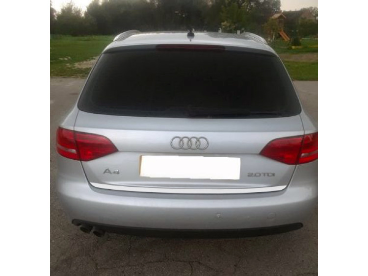 Baguette de coffre chrom&eacute;e compatible avec Audi A4 s&eacute;rie 3 avant 08-11