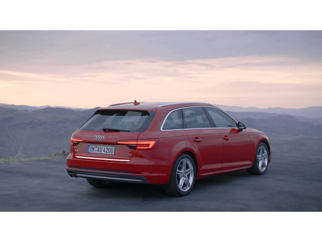 Baguette de coffre chromée compatible avec Audi A4 série 4 avant 1519
