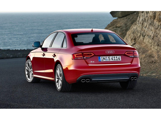Baguette de coffre chromée compatible avec Audi S4 0811 série 3  Audi S4 1116 série 3 phase 2