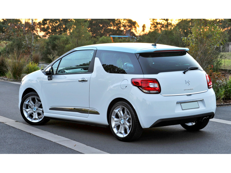 Baguette de coffre chrom&eacute;e compatible avec Citro&euml;n DS 3 DS 3 16-26 DS 3 Cabriolet 16-26