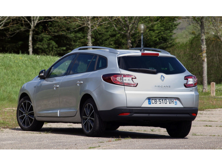Baguette de coffre chrom&eacute;e compatible avec Renault M&eacute;gane III estate 09-12