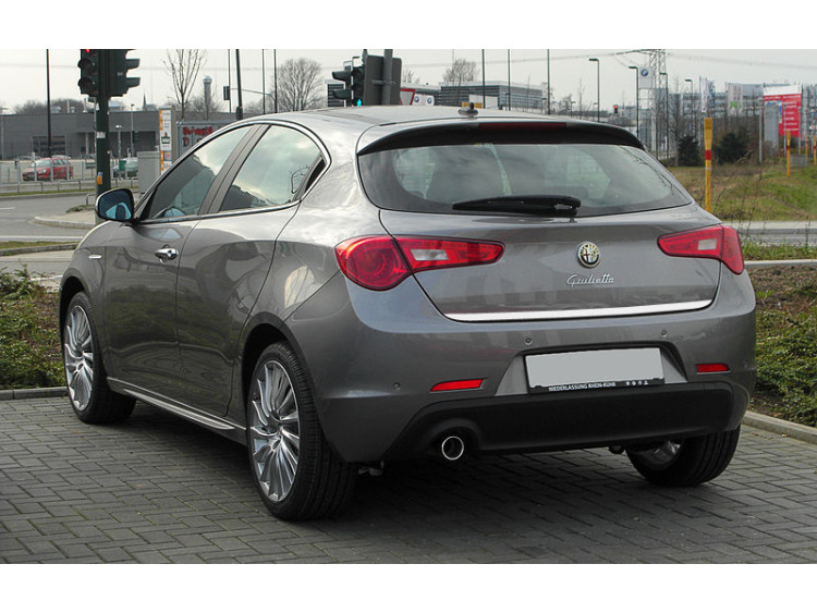 Baguette de coffre chrom&eacute;e pour Alfa Romeo Giullietta
