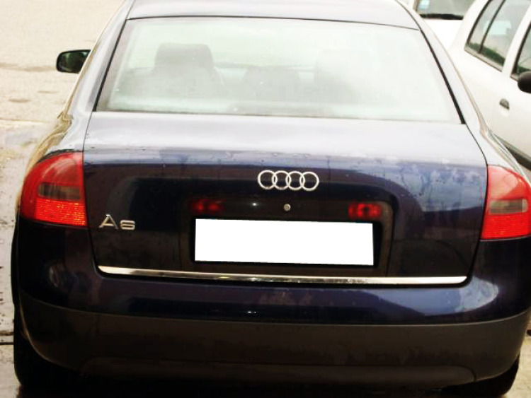 Baguette de coffre chrom&eacute;e pour Audi A6 S&eacute;rie 2 97-01 Audi A6 S&eacute;rie 2 Avant 97-05 Audi A6 S&eacute;rie 2 Phase 2 01-04 Audi A6 S&eacute;rie 2 Phase 2 Avant 01-05