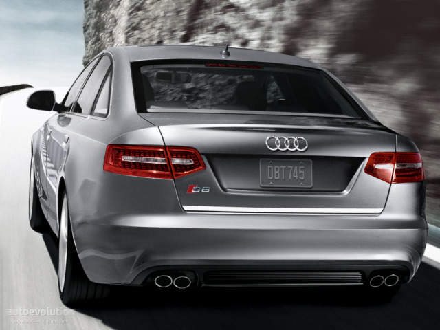 Baguette de coffre chromée pour Audi S6 0826