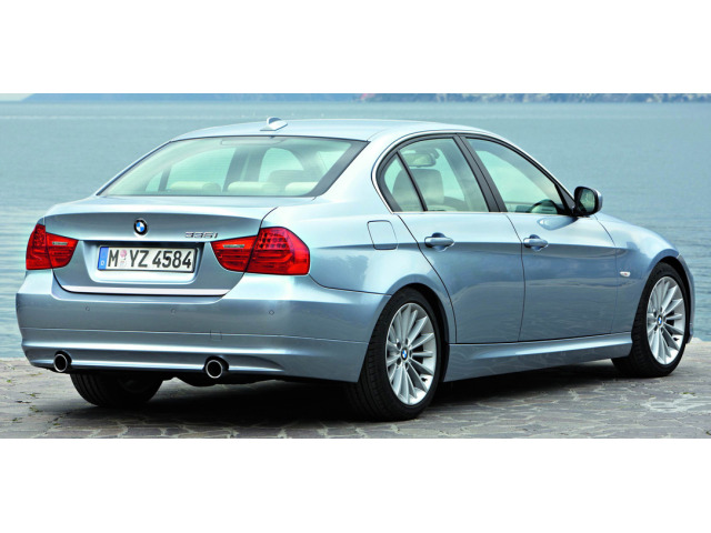 Baguette de coffre chromée pour BMW M3 E90 Berline 0708 BMW M3 E90 Berline LCI 0811 BMW M3 E92 Coupé 0710 BMW M3 E92 Coupé LCI 0913 BMW M3 E93 Cabriolet 0810 BMW M3 E93 Cabriolet LCI 0913