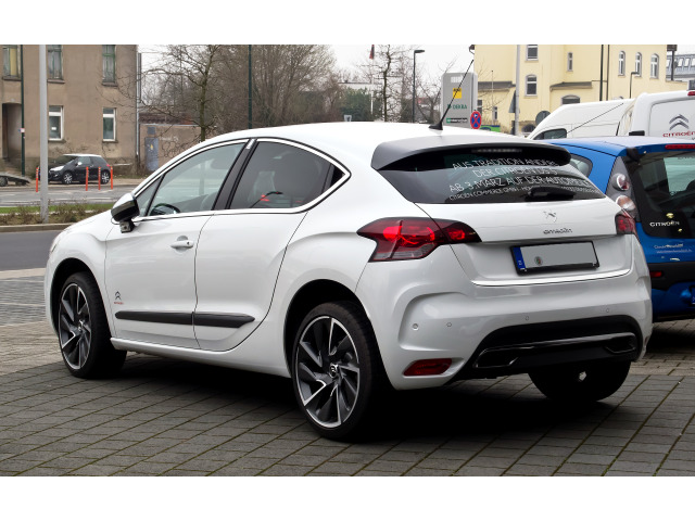 Baguette de coffre chromée pour Citroën DS 4