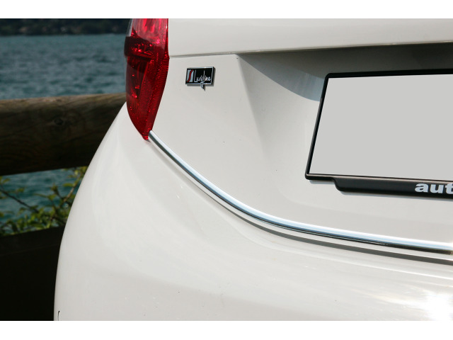 Baguette de coffre chromée pour Peugeot 208 1215  Peugeot 208 phase 2 1519