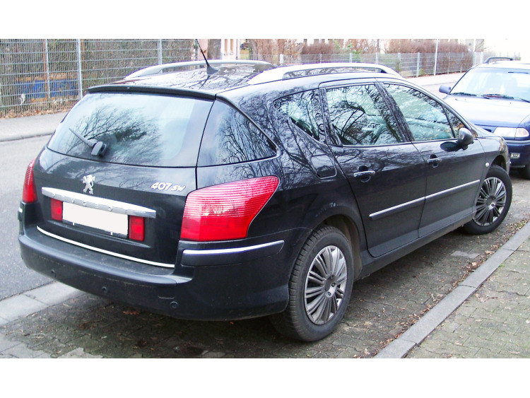 Baguette de coffre chrom&eacute;e pour Peugeot 407 SW