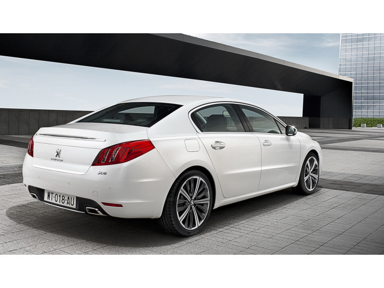 Baguette de coffre chrom&eacute;e pour Peugeot 508 Berline