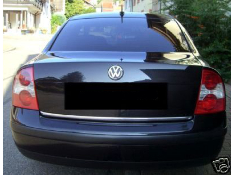 Baguette de coffre chrom&eacute;e pour VW Fox VW Golf 1 VW Golf 2 VW Golf 3 VW Golf 5 SW VW Golf 6 Plus VW Golf 6 SW VW Golf 7 VW Golf 7 SW VW Golf Sportsvan VW Jetta VW Phaeton VW Sharan VW Touareg
