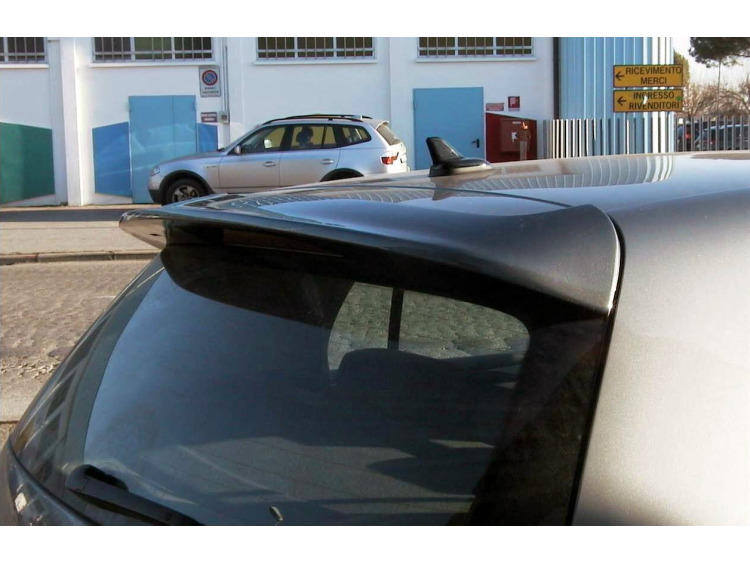 Becquet / aileron pour VW Golf 6 appr&ecirc;t&eacute;